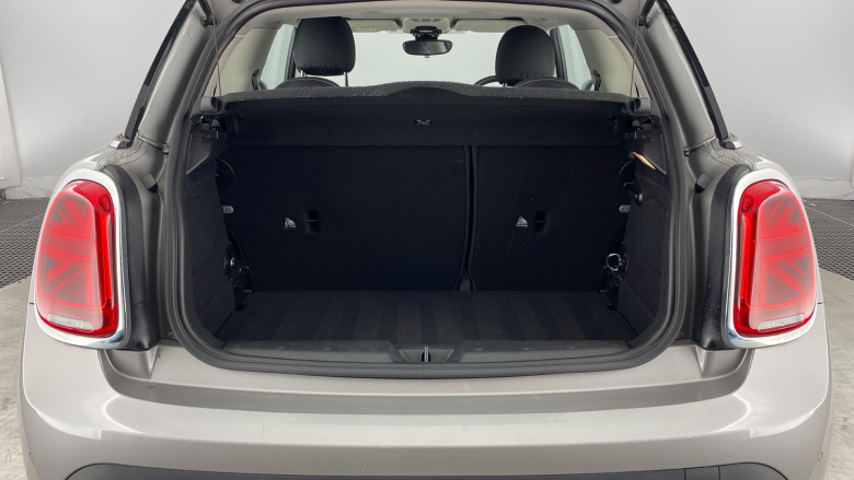 MINI Hatchback 1.5 Cooper Classic 3dr Auto Petrol Hatchback